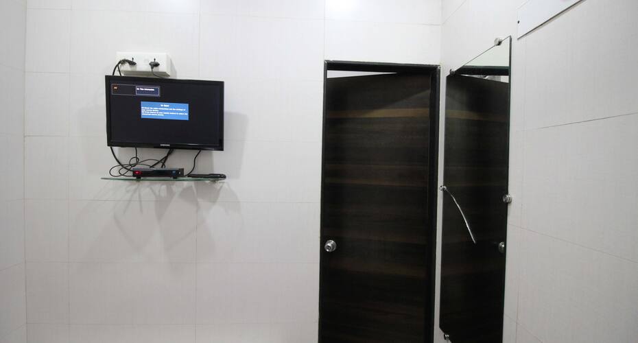 Hotel Aishwarya Lodging, Pune 4